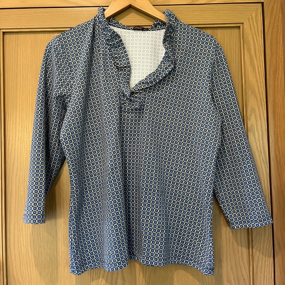 J. McLaughlin Catalina Blue White Geometric Ruffle Collar Blouse XL FITS LIKE L